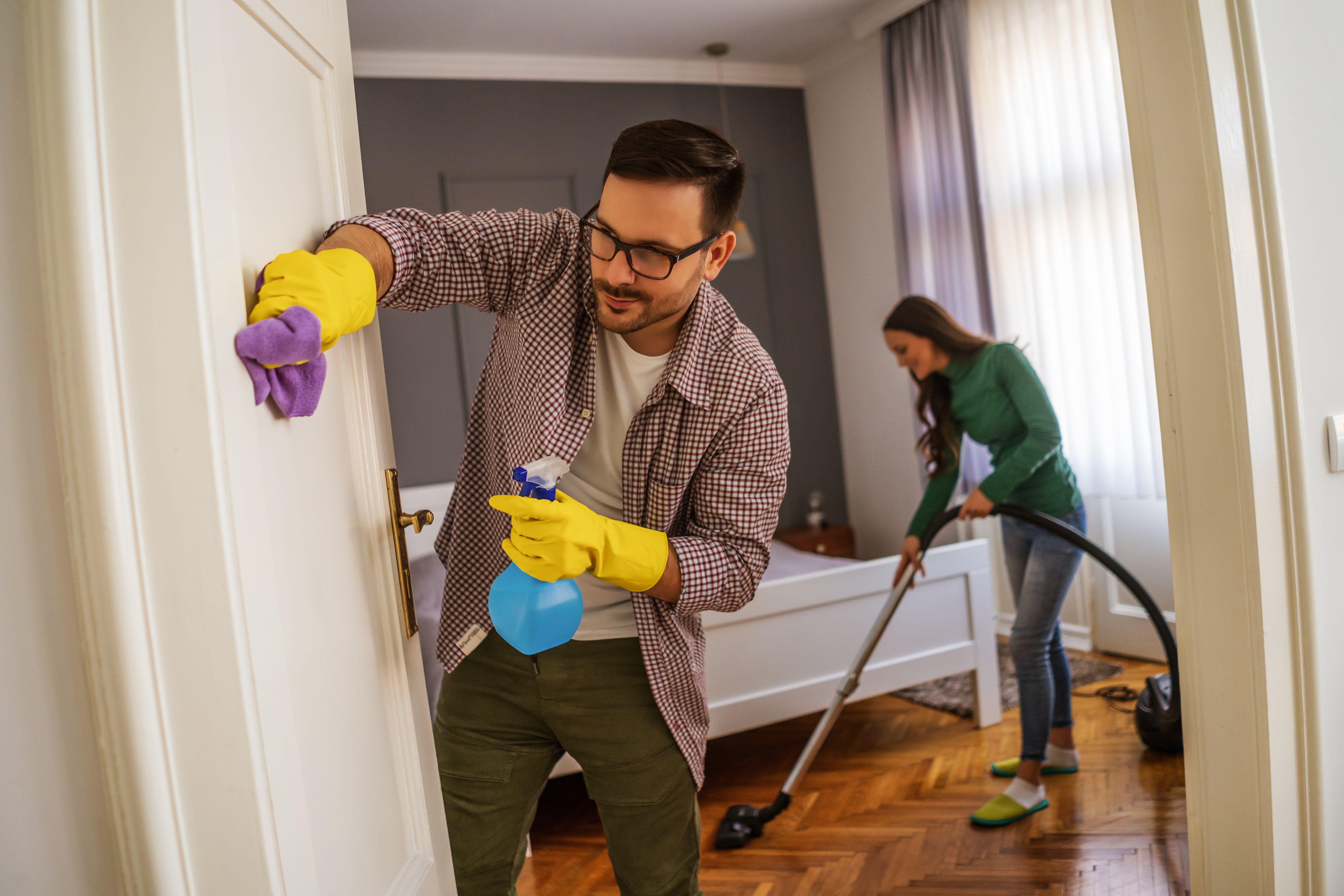 couple-cleaning-their-home-2023-11-27-05-14-32-utc